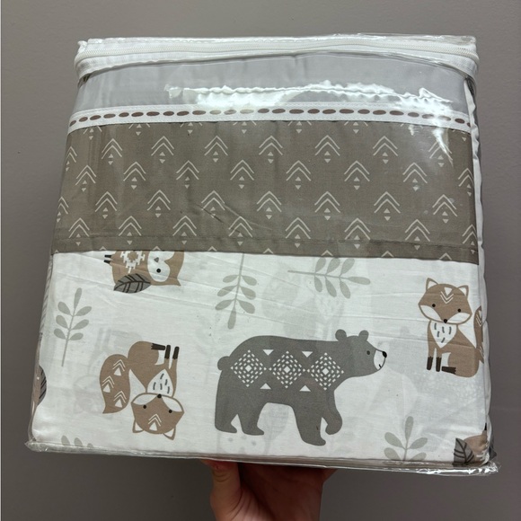 Woodland Forest Animal Nursery 5-Piece Baby Crib Bedding Set - Gray - Picture 3 of 4